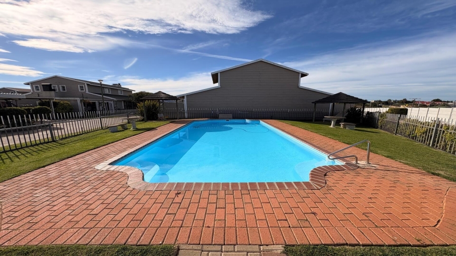 2 Bedroom Property for Sale in Hartenbos Central Western Cape